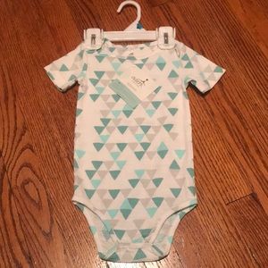 NWT 6-9 mo Muslin onesie